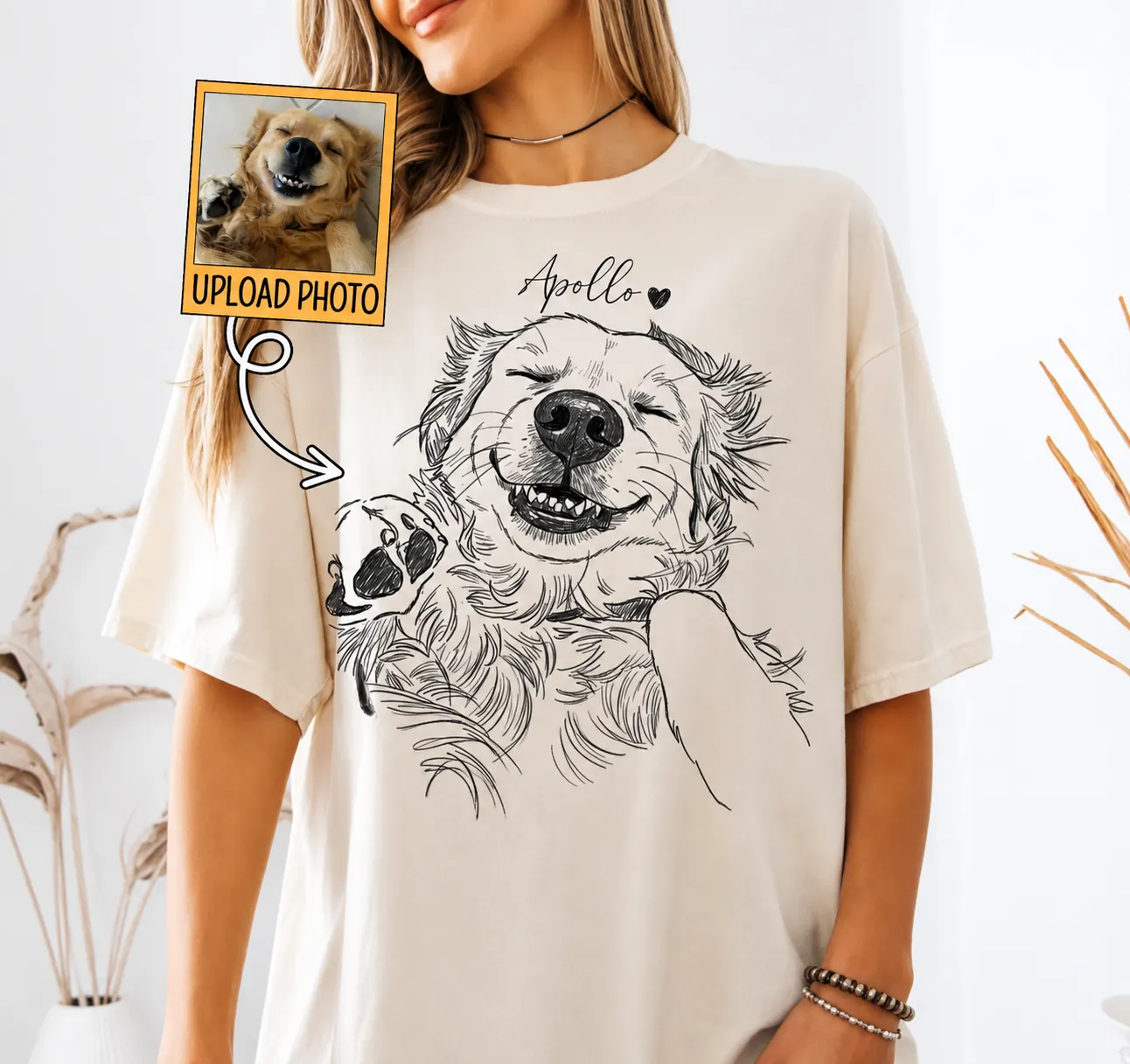 Cliente vestindo camiseta Paws Gallery — Oversized off white · Apollo